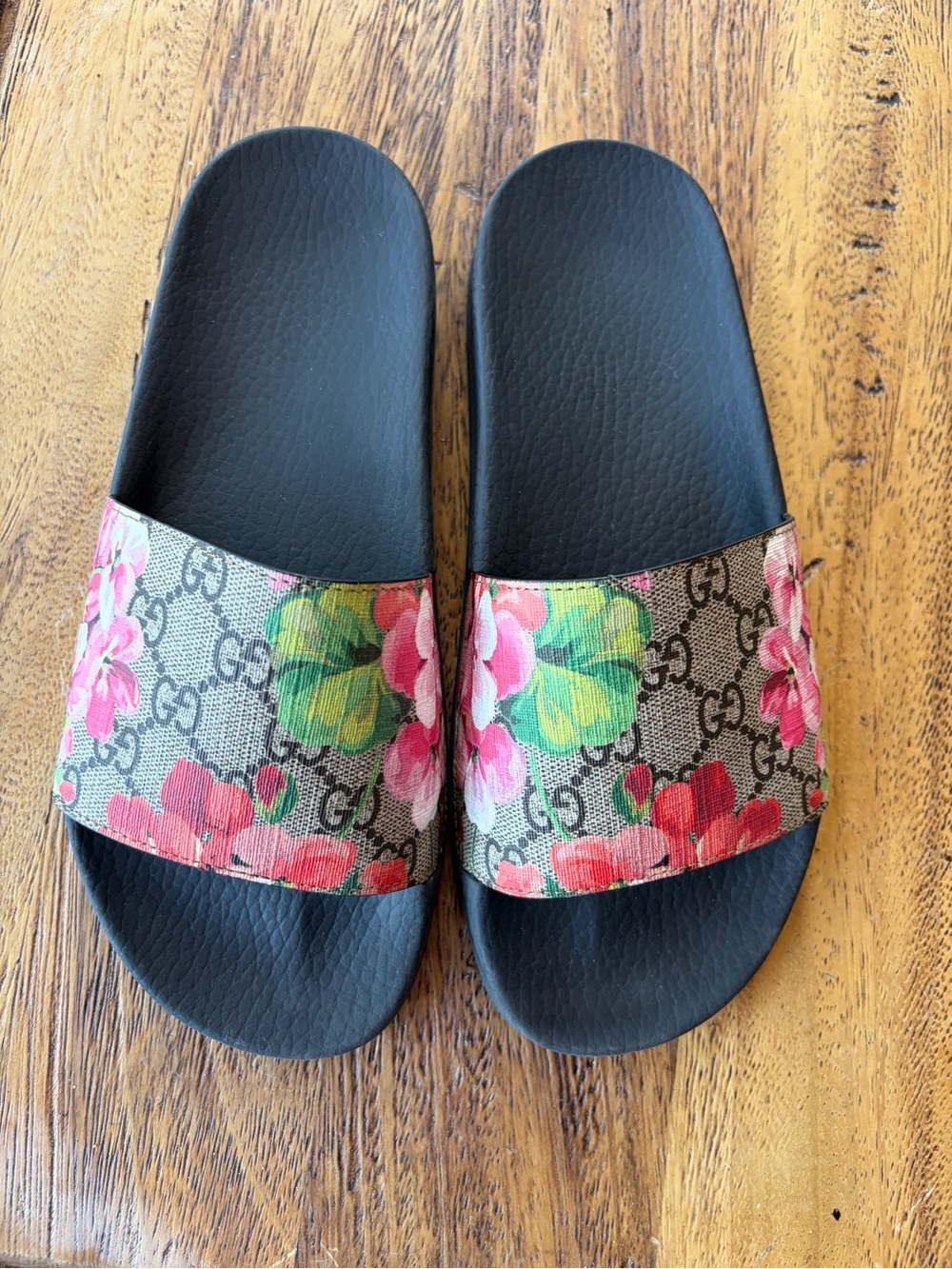 Gucci Pursuit GG Blooms Supreme Floral Slides Sandals Size 39, read carefully